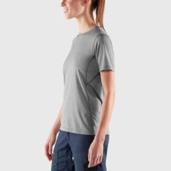 FJÄLLRÄVEN Abisko Day Hike SS W -Seatosummit shop abisko day hike ss w 84106 016 e model fjr3