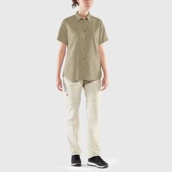 FJÄLLRÄVEN Övik Travel Shirt SS W -Seatosummit shop ovik travel shirt ss w 87040 195 c model fjr